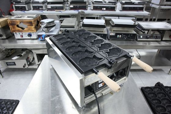 220V automatische elektrische visvormige Taiyaki-wafelmachine met 6 wafelvormen