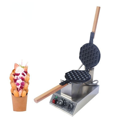 Het maken van bubbelwaffels met balwaffelmachine