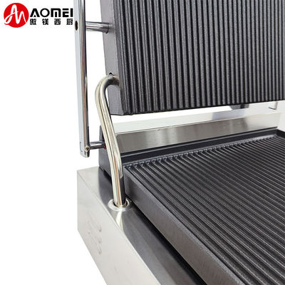 215*215mm Grillgrootte Elektrische Panini Press Contact Grill voor horecabedrijven